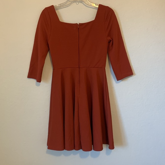 Quarter Sleeve Dress - Picture 3 of 4